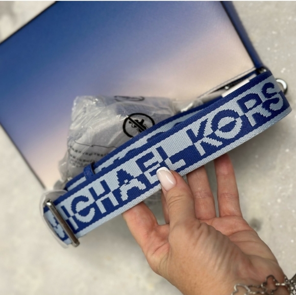 Michael Kors MK Jet Set Travel Tech Attached Crossbody With Adjustable Strap - Picture 2 of 5